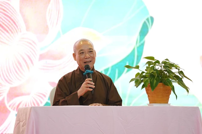 Hòa thượng Thích Bảo Nghiêm chia sẻ trong chuyến thăm, tặng quà tại Viện Huyết học – Truyền máu Trung ương Hòa thượng Thích Bảo Nghiêm chia sẻ trong chuyến thăm, tặng quà tại Viện Huyết học – Truyền máu Trung ương