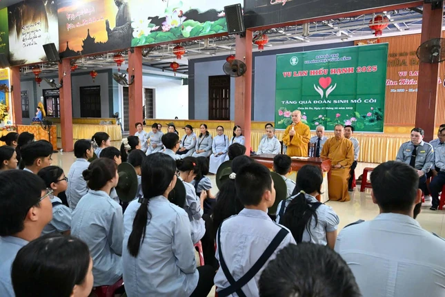 Thượng tọa Thích Thông Đạo phát biểu