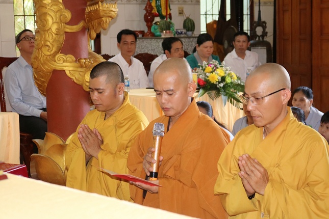 Đại đức Thích Minh Thành dâng lời phát nguyện