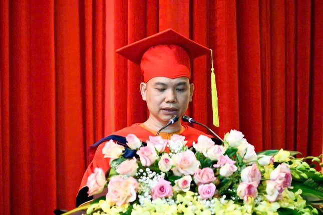 Đại đức Thích Minh Nghĩa dâng lời cảm niệm, tri ân