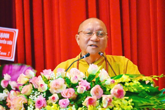 Hòa thượng Thích Gia Quang ban đạo từ