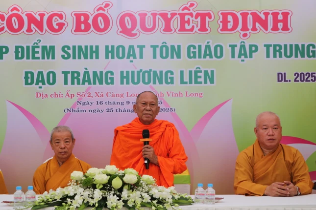 Hòa thượng Thạch Sok Xane ban đạo từ