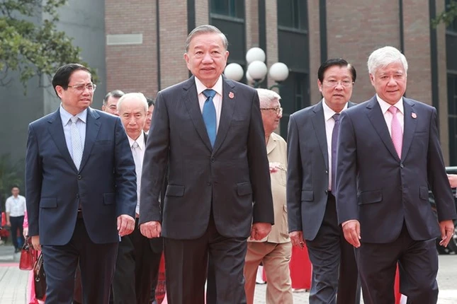 Tổng Bí thư Tô Lâm, Thủ tướng Chính phủ Phạm Minh Chính và các vị lãnh đạo Đảng, Nhà nước dự Đại hội