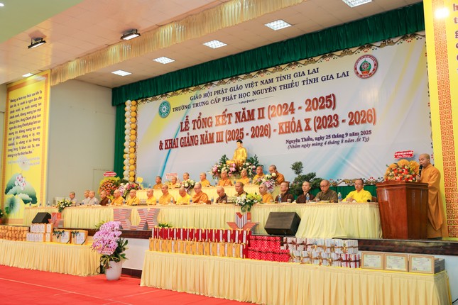 Chư tôn đức chứng minh