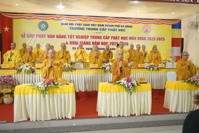 Niệm Phật cầu gia hộ