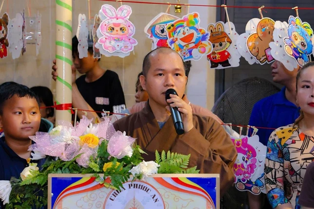 Đại đức Thích Thiện Chí phát biểu Đại đức Thích Thiện Chí phát biểu