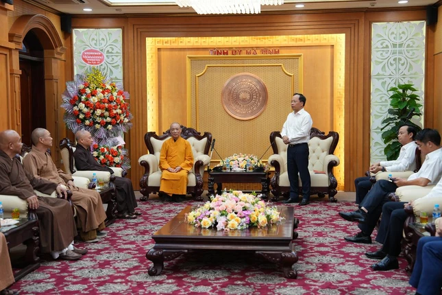 Bí thư Tỉnh ủy Hà Tĩnh Nguyễn Duy Lâm phát biểu Bí thư Tỉnh ủy Hà Tĩnh Nguyễn Duy Lâm phát biểu