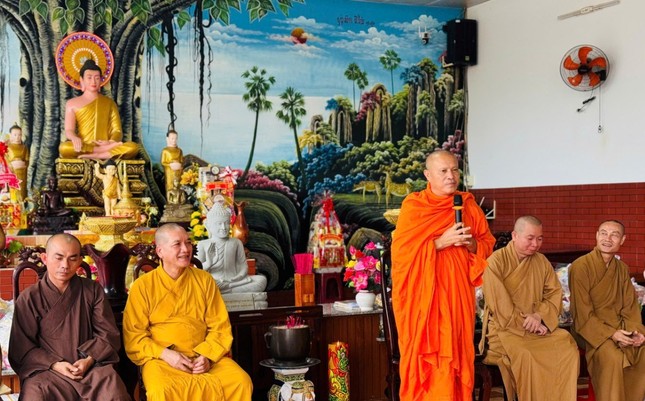 Thượng tọa Thích Pháp Quyền phát biểu cảm tạ