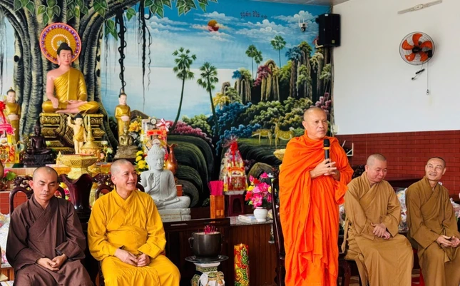 Thượng tọa Thích Pháp Quyền phát biểu cảm tạ