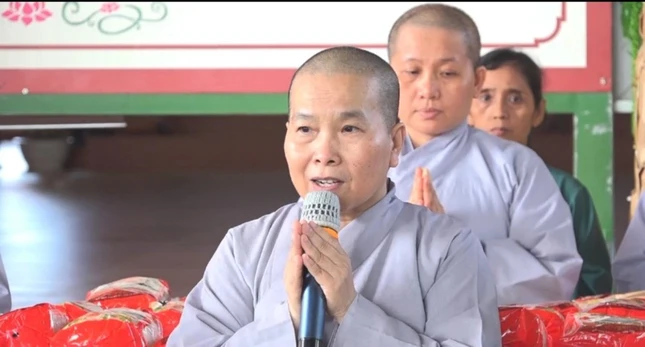 Ni sư Thích nữ Như Lan phát biểu tri ân đến Ban Trị sự GHPGVN tỉnh Đồng Tháp, chính quyền địa phương, cũng như sự trợ duyên của gia đình Sư cô Tâm Minh và các mạnh thường quân đã xuyên suốt hỗ trợ về tinh thần và vật chất để Ni chúng tại chùa Hưng Thiền thuận lợi hơn trong công tác Phật sự và an sinh xã hội Ni sư Thích nữ Như Lan phát biểu tri ân đến Ban Trị sự GHPGVN tỉnh Đồng Tháp, chính quyền địa phương, cũng như sự trợ duyên của gia đình Sư cô Tâm Minh và các mạnh thường quân đã xuyên suốt hỗ trợ về tinh thần và vật chất để Ni chúng tại chùa Hưng Thiền thuận lợi hơn trong công tác Phật sự và an sinh xã hội