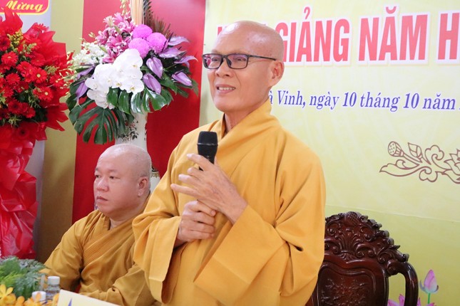 Hòa thượng Thích Tâm Linh ban đạo từ