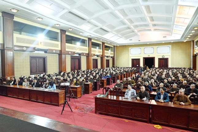 Tăng Ni sinh tham dự hội nghị