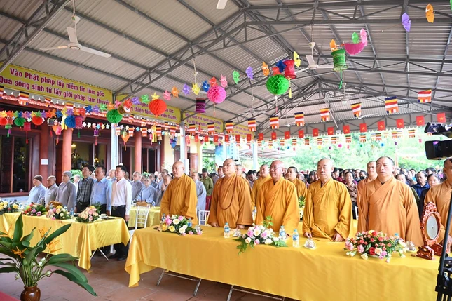 Chư tôn đức, đại biểu tham dự