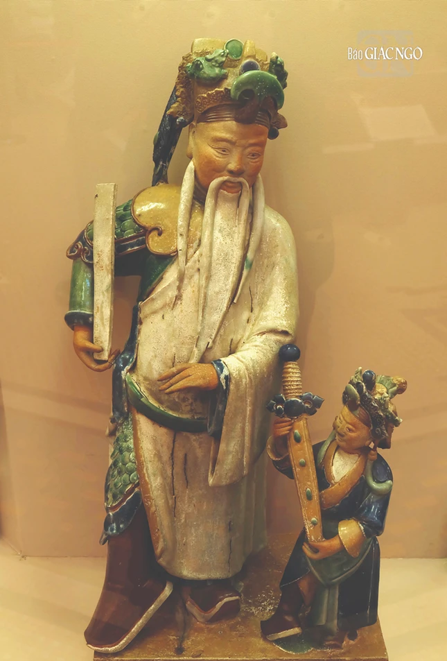 Tượng "Gia quan tấn tước" với hàm ý chúc tụng sự vinh hiển, đỗ đạt