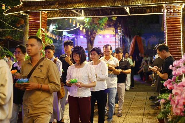 Lễ hội tượng trưng cho sự gắn kết với thiên nhiên, thần linh và tổ tiên vừa mang yếu tố tôn giáo, vừa mang yếu tố truyền thống dân tộc