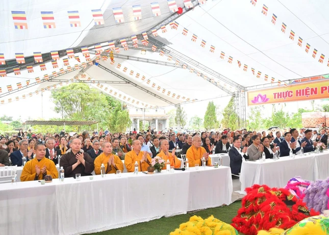 Quang cảnh buổi lễ Quang cảnh buổi lễ