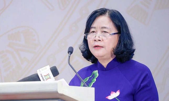 Bà Bùi Thị Minh Hoài phát biểu nhận nhiệm vụ