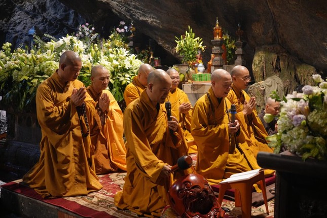 Hòa thượng Thích Bảo Nghiêm chủ trì khóa lễ