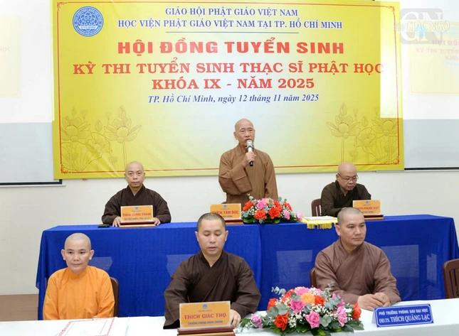 Hòa thượng Thích Tâm Đức phát biểu động viên các thí sinh