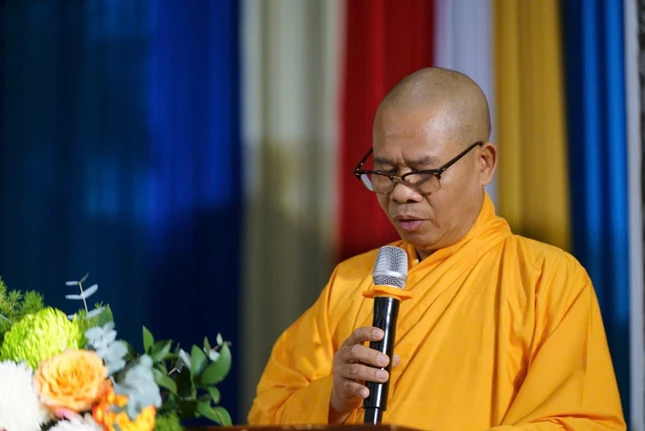 Thượng tọa Thích Vạn Trí phát biểu khai mạc