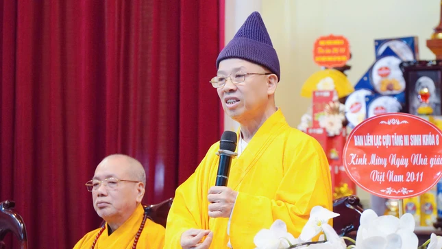 Hòa thượng Thích Thanh Quyết ban đạo từ