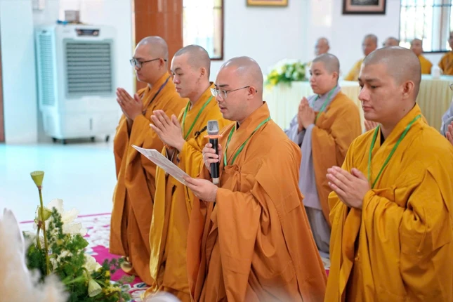 Tăng sinh Thích Quang Thọ dâng lời tác bạch Tăng sinh Thích Quang Thọ dâng lời tác bạch