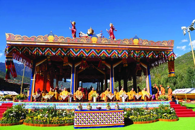 Phái đoàn GHPGVN tham dự cầu nguyện trong nghi thức truyền thống Phật giáo VN Phái đoàn GHPGVN tham dự cầu nguyện trong nghi thức truyền thống Phật giáo VN