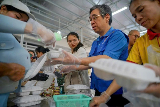 Bếp cơm dã chiến của Ban Từ thiện xã hội GHPGVN TP.HCM dự kiến sẽ cung ứng 10.000 - 15.000 phần cơm mỗi ngày tại Khánh Hòa