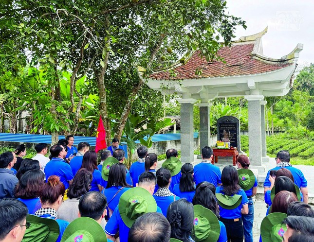 Tại di tích lịch sử đánh dấu địa điểm thành lập Hội Nhà báo Việt Nam (Thái Nguyên)