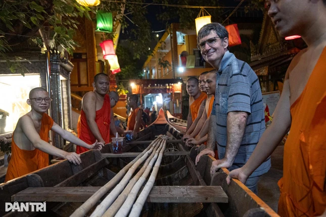 Hoạt động hạ thủy ghe ngo tại chùa Chantarangsay đã thu hút sự chú ý của đông đảo người dân và du khách. Ông Bruno (người Pháp) chia sẻ: "Đây là lần đầu tiên tôi thấy loại hình ghe này ở Việt Nam. Thấy những nét đẹp truyền thống của họ, tôi quyết định nán lại xem những vị sư này vận chuyển từng chiếc ghe xuống dòng kênh"