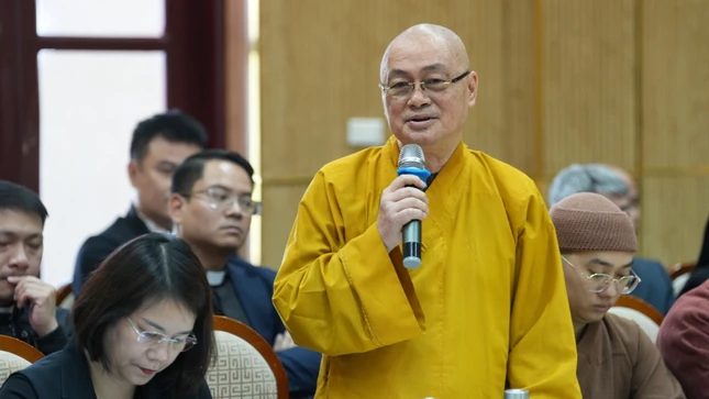 Chư tôn đức phát biểu đóng góp ý kiến