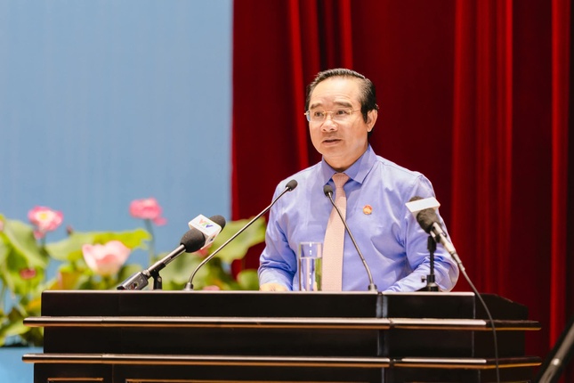 Chủ tịch UBND TP.HCM Nguyễn Văn Được trình bày tham luận tại đại hội