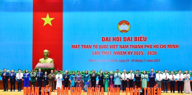 Ra mắt Đoàn đại biểu MTTQVN TP.HCM dự Đại hội đại biểu toàn quốc MTTQVN lần thứ I, nhiệm kỳ 2026-2031