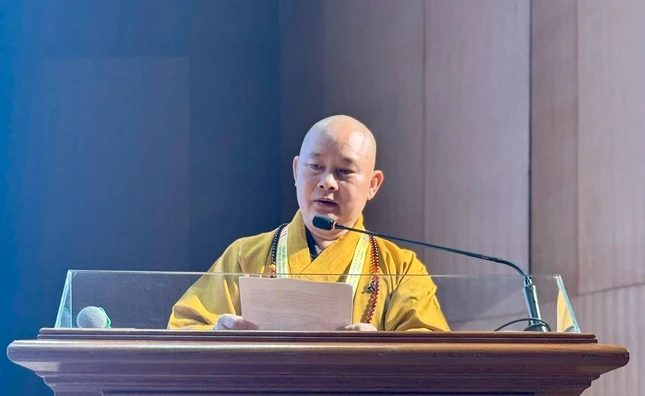 Thượng tọa Thích Giác Hiệp đọc thông điệp của Trưởng lão Hòa thượng Thích Thiện Nhơn, Phó Pháp chủ Hội đồng Chứng minh, Chủ tịch Hội đồng Trị sự GHPGVN đến WFB