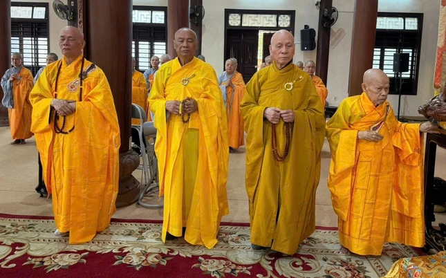 Chư tôn Trưởng lão Hòa thượng tham dự lễ tưởng niệm