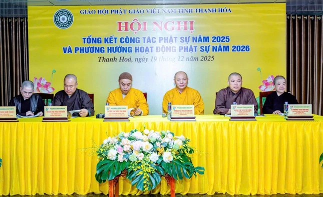 Chư tôn đức chủ tọa hội nghị Chư tôn đức chủ tọa hội nghị