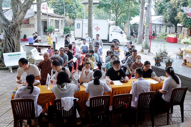 Có 450 Tăng Ni, Phật tử và người dân tham gia hiến máu đợt này