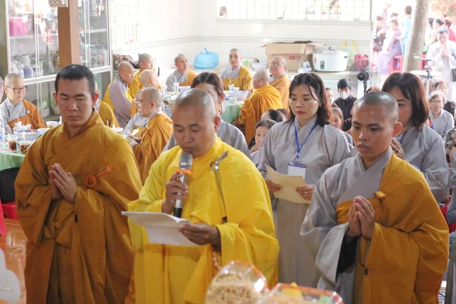 Đại đức Thích Trí An báo cáo quá trình xây dựng các hạng mục đã hoàn thành Đại đức Thích Trí An báo cáo quá trình xây dựng các hạng mục đã hoàn thành