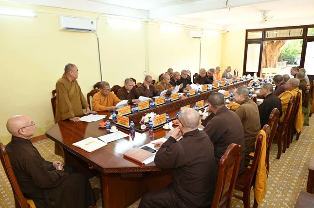 Quang cảnh phiên họp