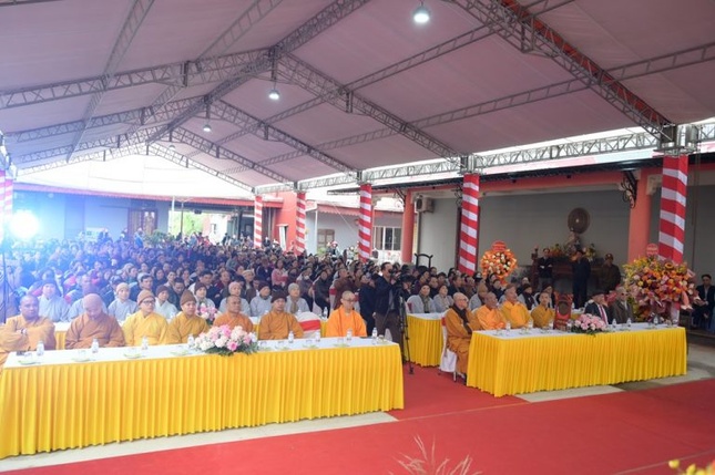 Chư tôn đức, đại biểu, Phật tử tham dự lễ Chư tôn đức, đại biểu, Phật tử tham dự lễ