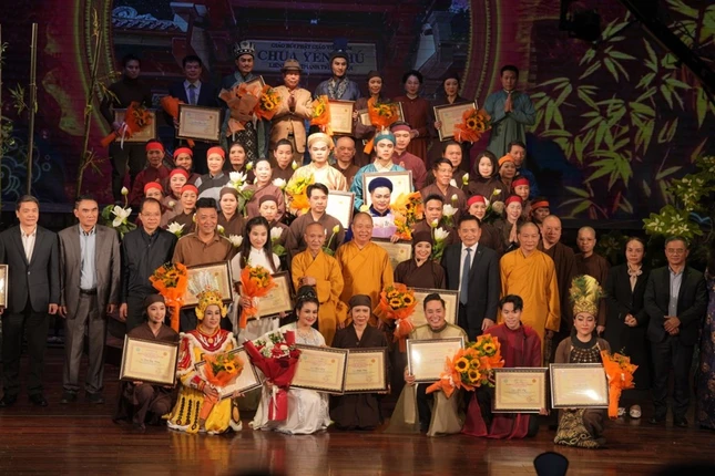 Lưu niệm sau vở diễn