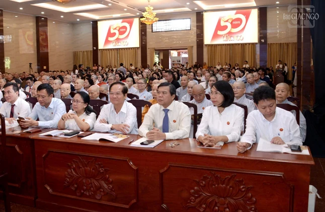 Lãnh đạo chính quyền, các bộ, ban ngành