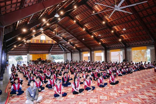 Hơn 250 khóa sinh về chùa tu học