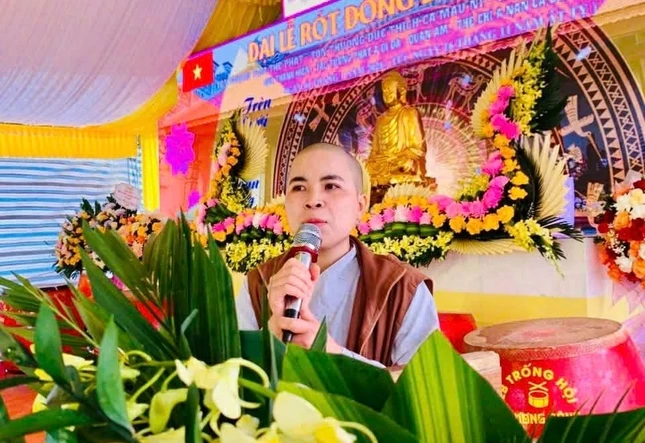 Sư cô Thích Diệu Minh phát biểu cảm tạ Sư cô Thích Diệu Minh phát biểu cảm tạ