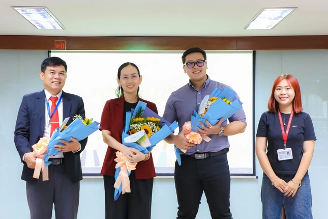 ThS.Nguyễn Thị Thanh Bình (thứ hai từ trái qua) năng nổ trong các hoạt động khoa học, cộng đồng của trường, của khoa - Ảnh: NVCC