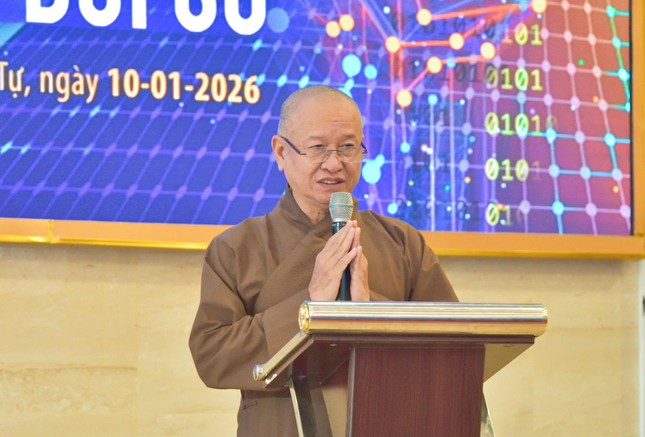 Thượng tọa Thích Trí Định phát biểu cảm tạ