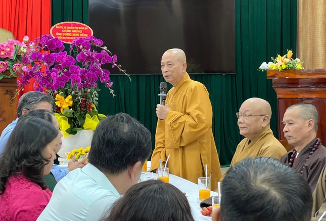 Thượng tọa Thích Huệ Khai phát biểu