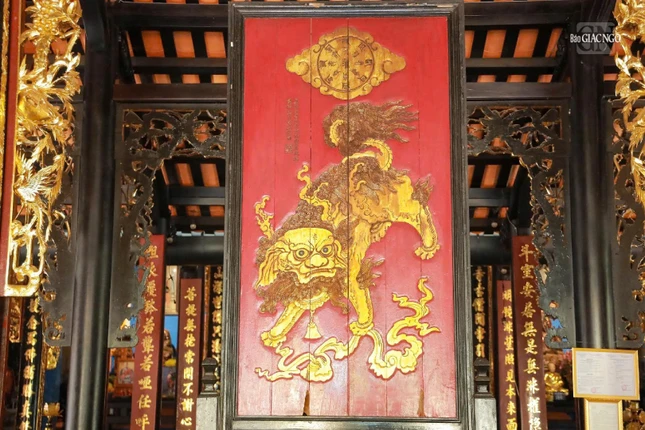 Mặt trước bức pháp bị - Ảnh: Nguyên Tài/BGN Mặt trước bức pháp bị - Ảnh: Nguyên Tài/BGN