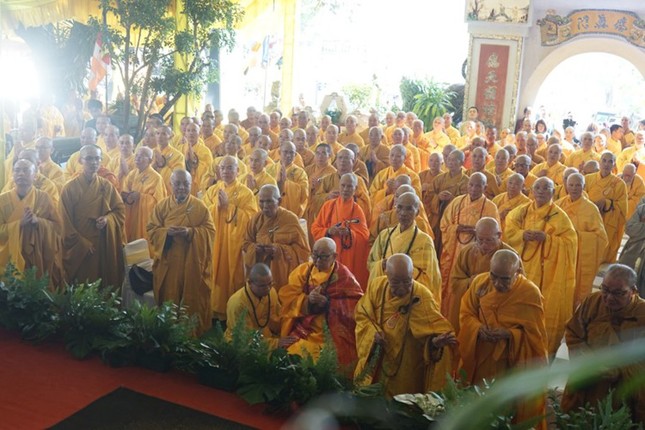 Thành kính dâng hương tưởng niệm cố Hòa thượng Thích Trí Hữu