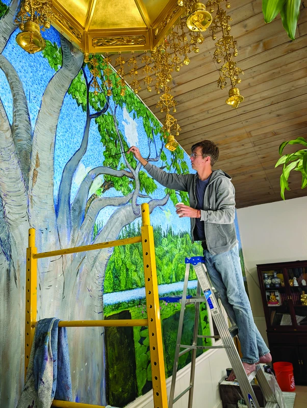 Trong suốt một tháng, mỗi buổi sáng Brian đến chùa lúc 9 giờ, ngồi thiền rồi bắt đầu vẽ